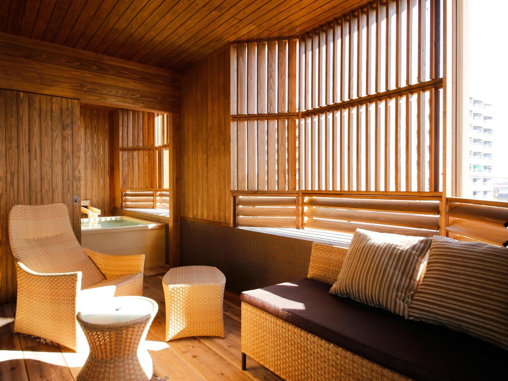 Awaji Hamarikyu Ryokan
