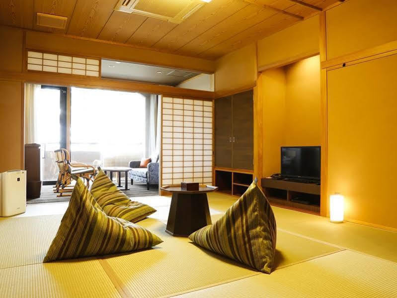 Awaji Hamarikyu Ryokan